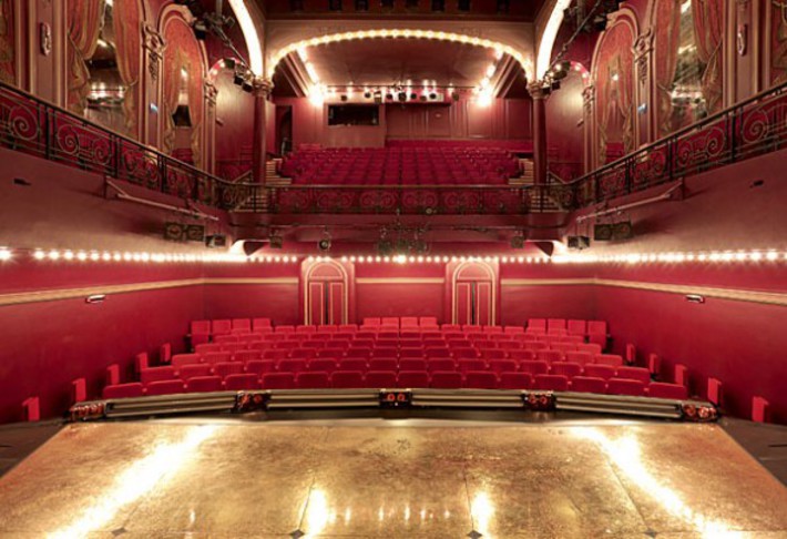Theater de. Théâtre Capitole в Квебеке. Бельгийский театр Theatre de Liege. Паризьен театр оперетты. Дюссельдорф event Theatre.