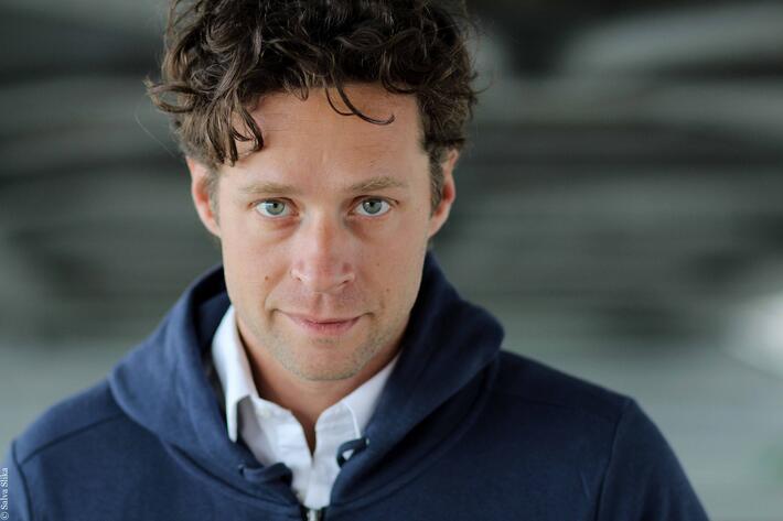 Portrait Julien H&eacute;teau