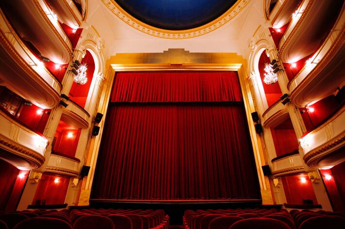 Sc&egrave;ne th&eacute;&acirc;tre porte Saint Martin