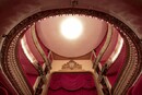 Théâtre Hébertot - Salle, plafond, rideau, balustrades