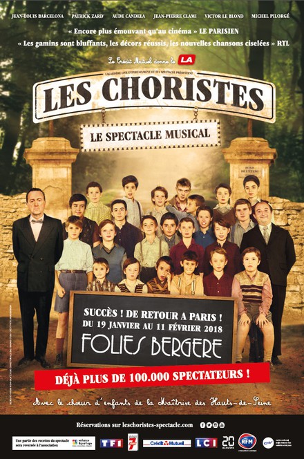 Les choristes au Théâtre des Folies Bergère