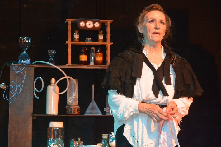 Marie Curie ou la science faite femme au Théâtre de la Contrescarpe