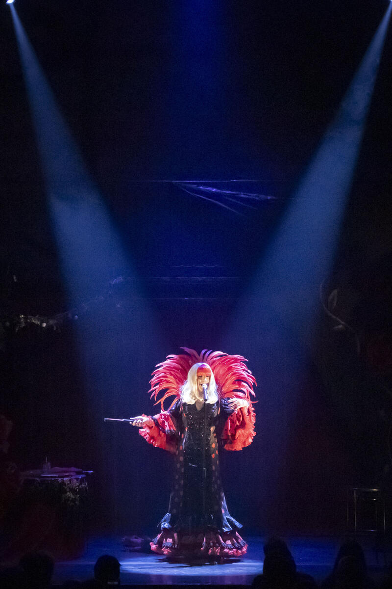 DIFFERENTE - Un spectacle musical de Carolina au Théâtre Comédie Bastille