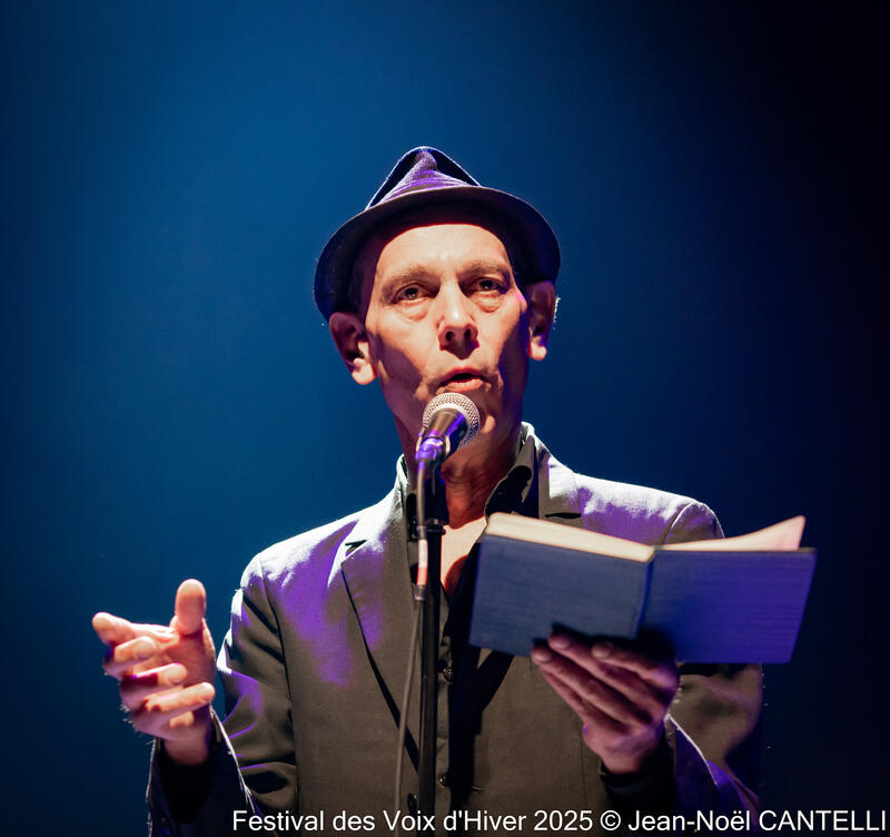 Christian Olivier dans "Chut !" au Théâtre Comédie Odéon