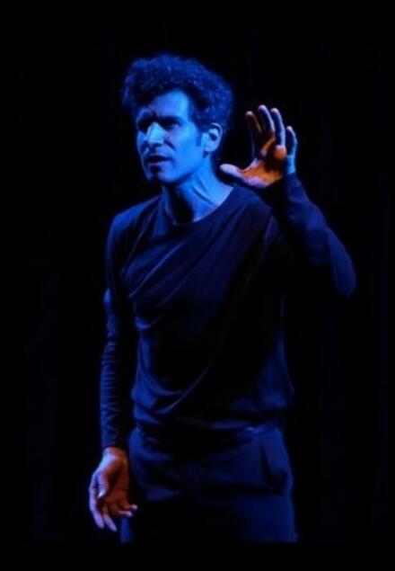 LA FLEUR AU FUSIL - Lionel CECILIO au Théâtre des Gémeaux Parisiens