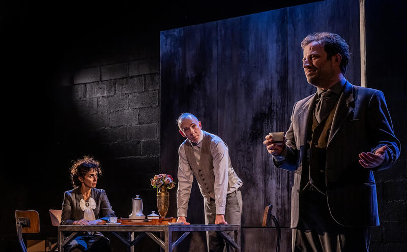 LES FABULEUSES : Série théâtrale Episode 1 / EXIL INTÉRIEUR au Théâtre de La Reine Blanche