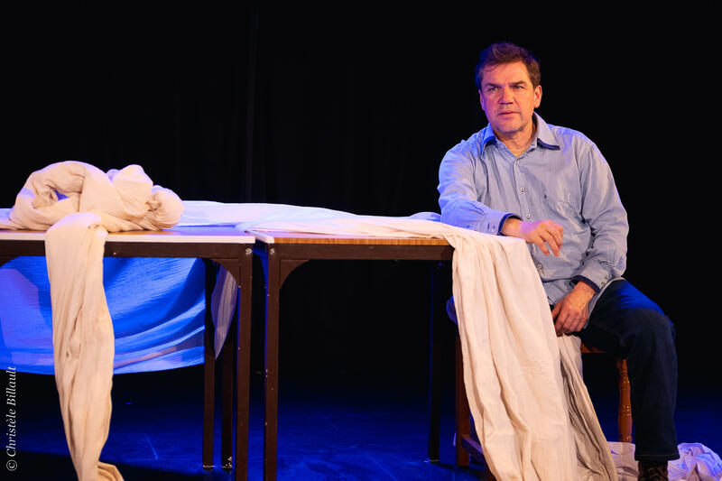 Tous les Chiens sont Roses au Théâtre Essaïon
