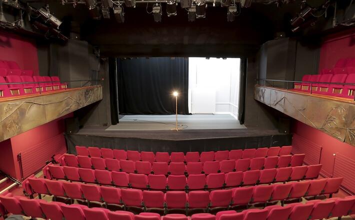 Gravez votre nom au théâtre Actuel La bruyère et soutenez la création