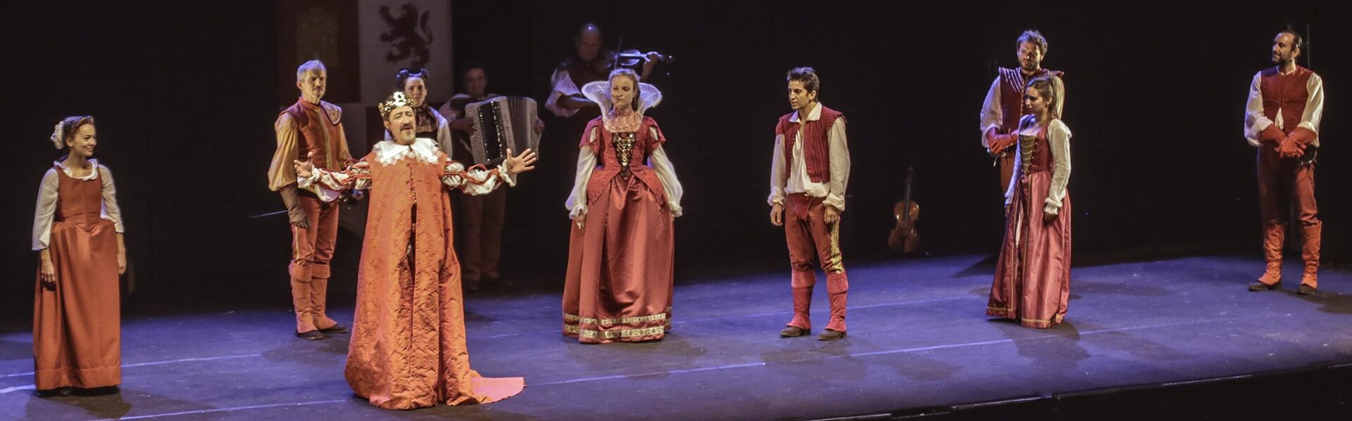 https://www.theatreinparis.com/en/