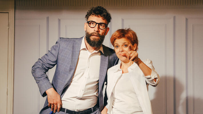 « Du couscous à l’Élysée » : quand la politique vire à la comédie savoureuse au Théâtre Edgar