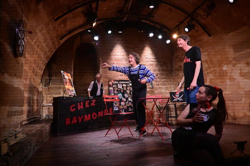 Chez Raymonde au Théâtre Essaïon