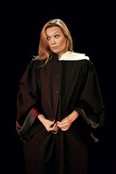Caroline Vigneaux quitte la robe