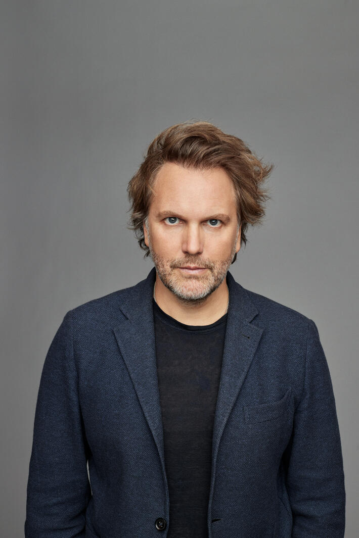 Immortel à 46 ans, après des Molières, un César et un Oscar, le dramaturge Florian ZELLER rejoint l’Académie Française