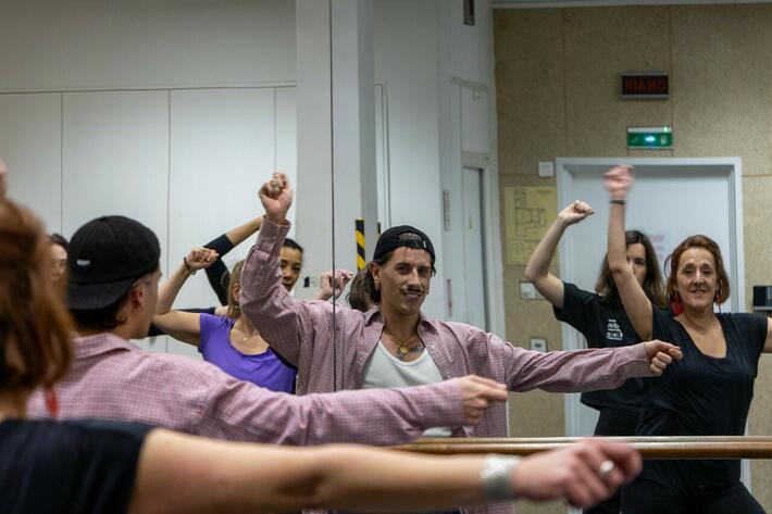 Dansez avec les STARS des comédies musicales dans le grand studio du Théâtre MOGADOR