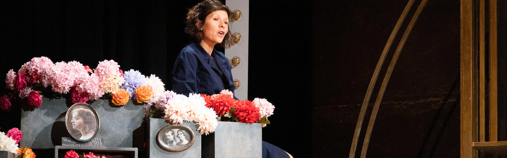 CHANGER L'EAU DES FLEURS