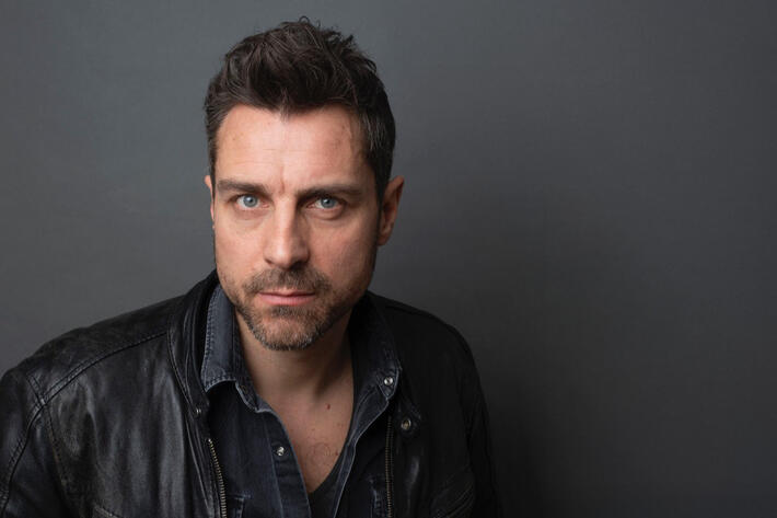 5 questions à Cyril GARNIER, comédien nomade, généreux et polyvalent