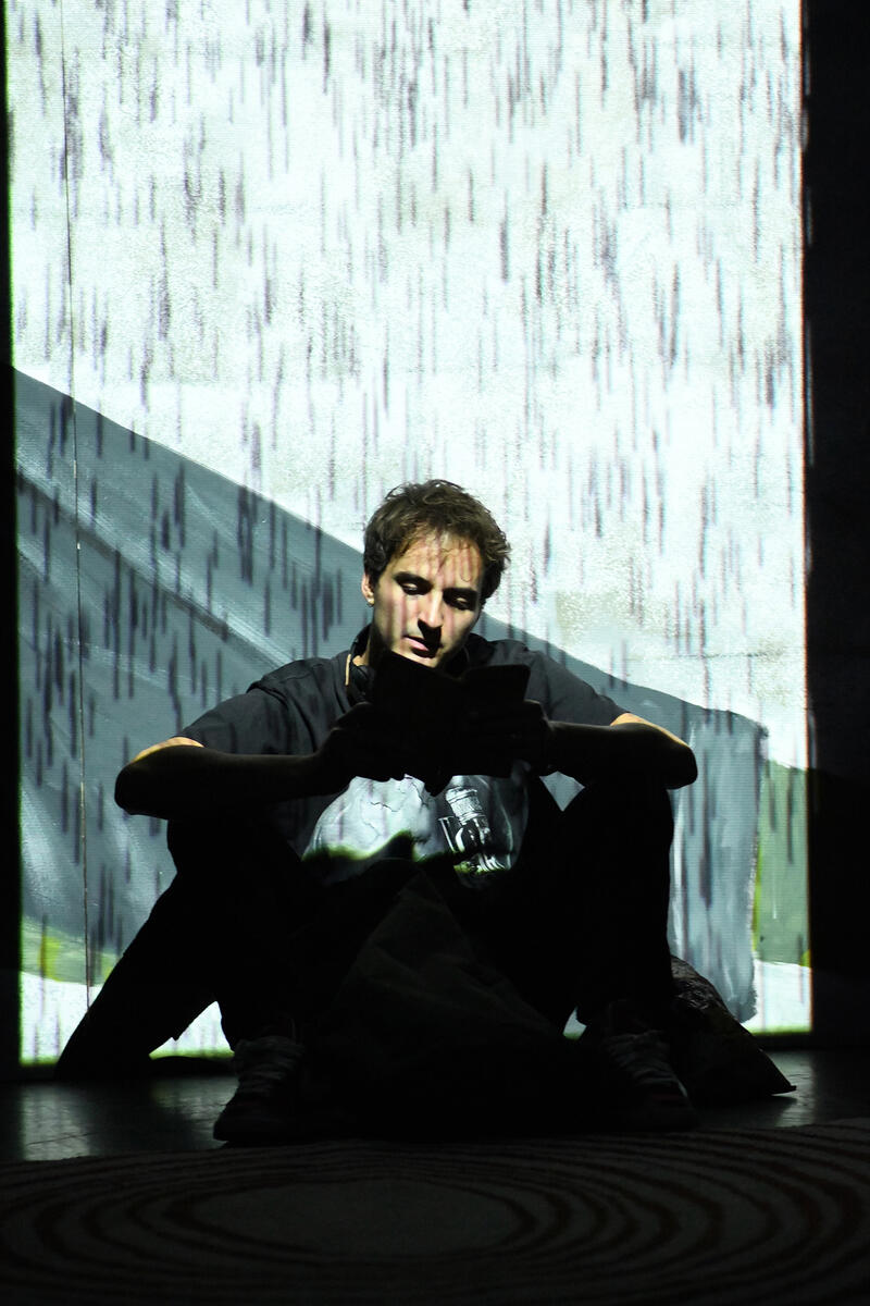 HAMLET, LA FIN D'UNE ENFANCE au Théâtre Lucernaire