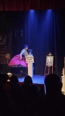 Sherlock Holmes et le Coffre Magique à La Scène Parisienne