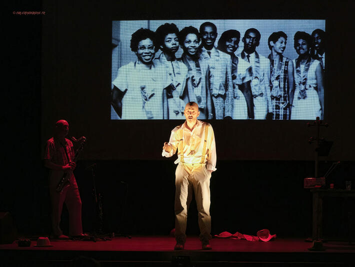 Une photo, neuf lycéens et le destin d'une nation : quand l'Histoire se raconte en jazz avec Thomas SNÉGAROFF