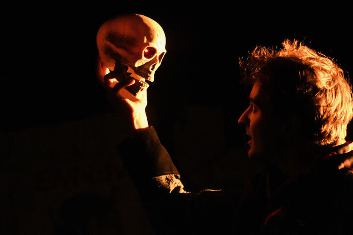 SÉLECTION CLASSIQUES | 6 chefs d'œuvre se réinventent sur scène, faisant dialoguer l’héritage et le présent, sur des thèmes éternels et universels