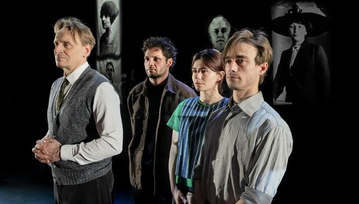 BORD PLATEAU | Jacques ATTALI et des invités d'exception en avril et mai à La Reine Blanche pour « Enquête de famille »