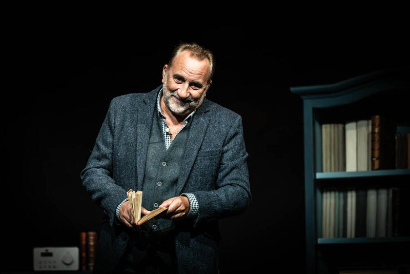 ANTOINE DULERY lit entre les lignes au Théâtre Tête d'Or