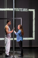 Ne t'arrête pas de courir au Théâtre 100 noms