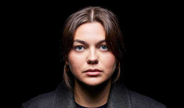 LOUANE face aux fantômes : le phénomène mondial « 2:22 » débarque à Paris