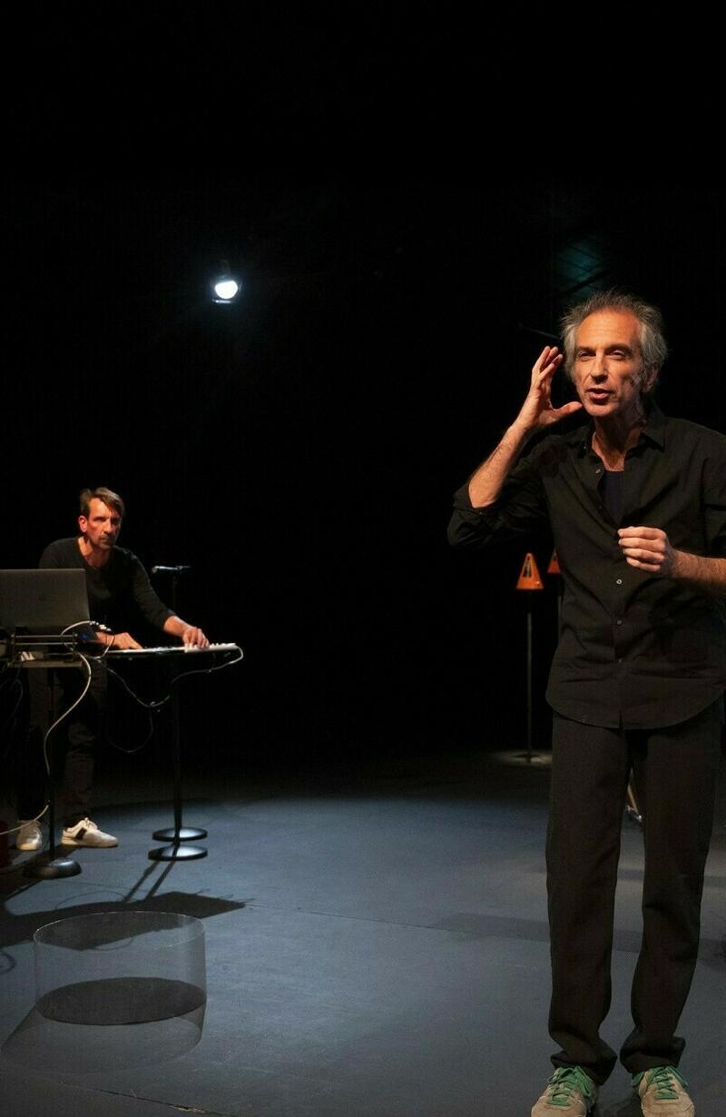 La Prédiction des oscillations au Théâtre de La Reine Blanche