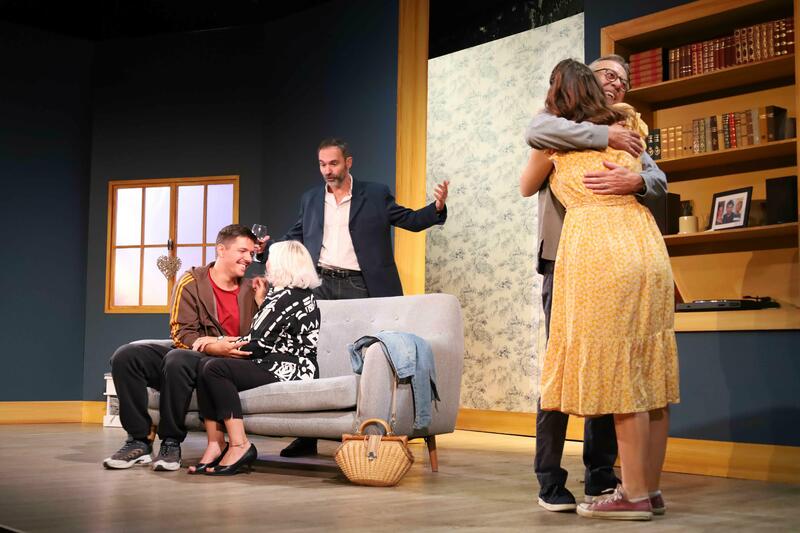 Chers parents au Théâtre des Salinières
