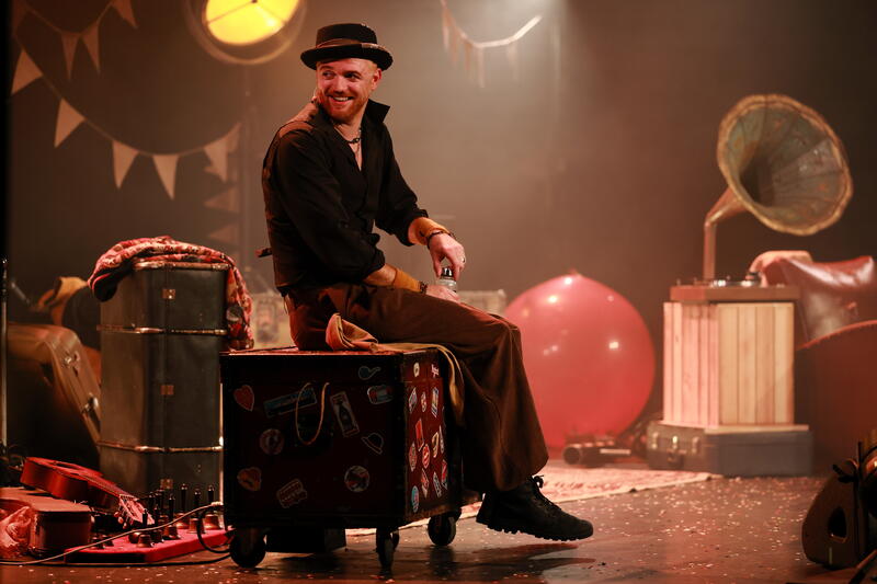 Jovany, le dernier saltimbanque au Théâtre Comédie Odéon
