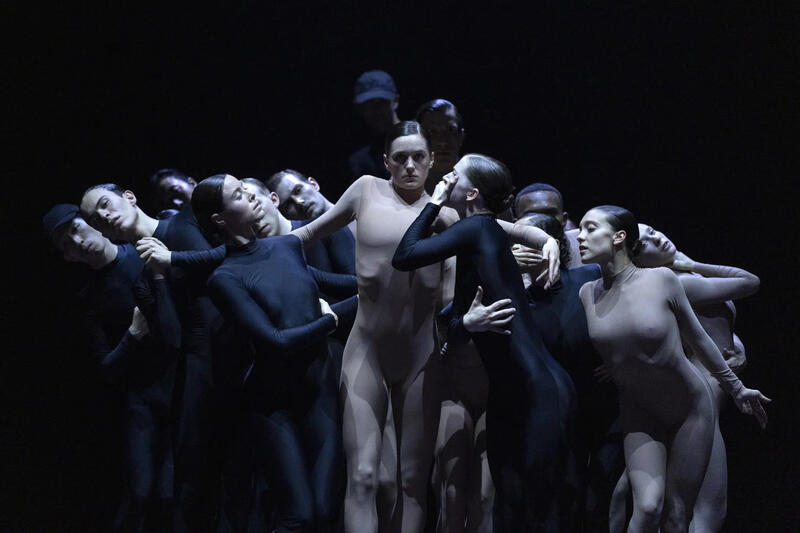 BALLET DE L'OPERA DE LYON - HOUSE Sharon Eyal / LE SACRE DU PRINTEMPS Mats Ek au Théâtre des Champs-Elysées